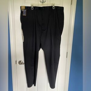 NWT Men’s Iron Free Premium Khakis by Haggar 48x32
